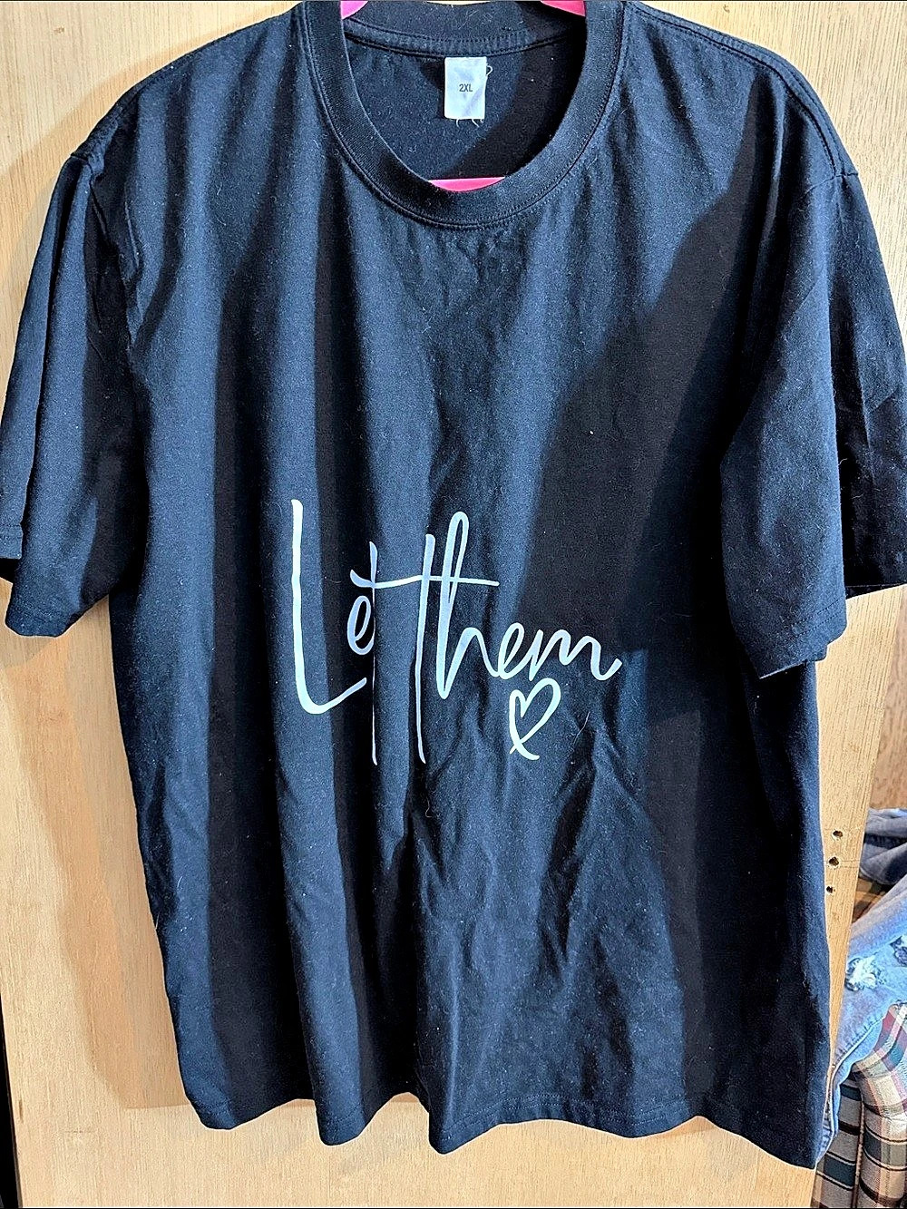 Graphic Tee Size 2XL Like New